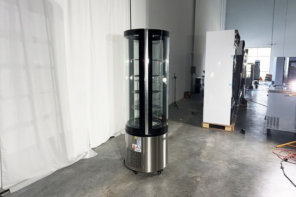NSF Curved Glass Refrigerated Standing Showcase CL 400R 1