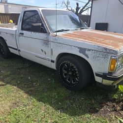 Modelo 91 s10  6 cil automática jalando al 100  titulo limpio  99000millas 