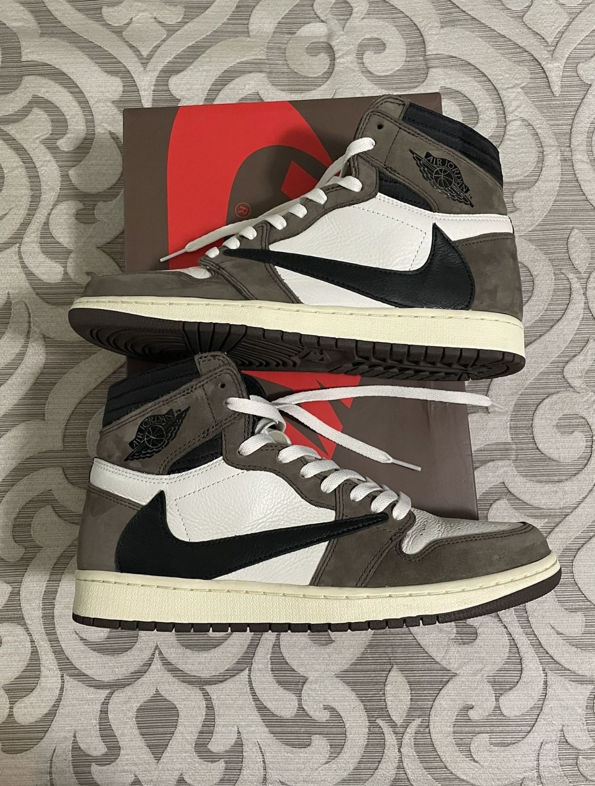 Travis Scott Jordan 1 