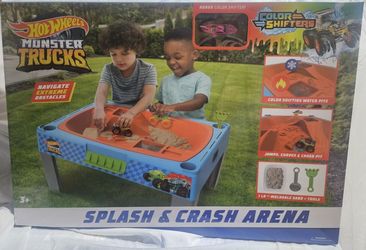 Hot Wheels Monster Truck Splash & Crash Arena