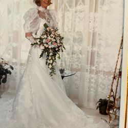 Bride Dress Size 2 Height 5’3”