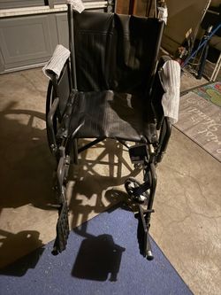 Drive Medical Cruiser X4 Mobility Chair (Brand New)