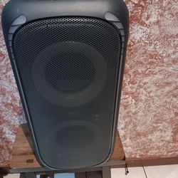 ONN SPEAKER RADIO-BLUETOOTH. SOUND STRONG