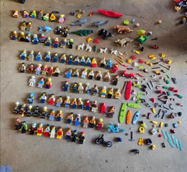 Massive LEGO Minifigure & Animal Lot – 90+ Minifigures, Rare Wildlife & Tons of Accessories