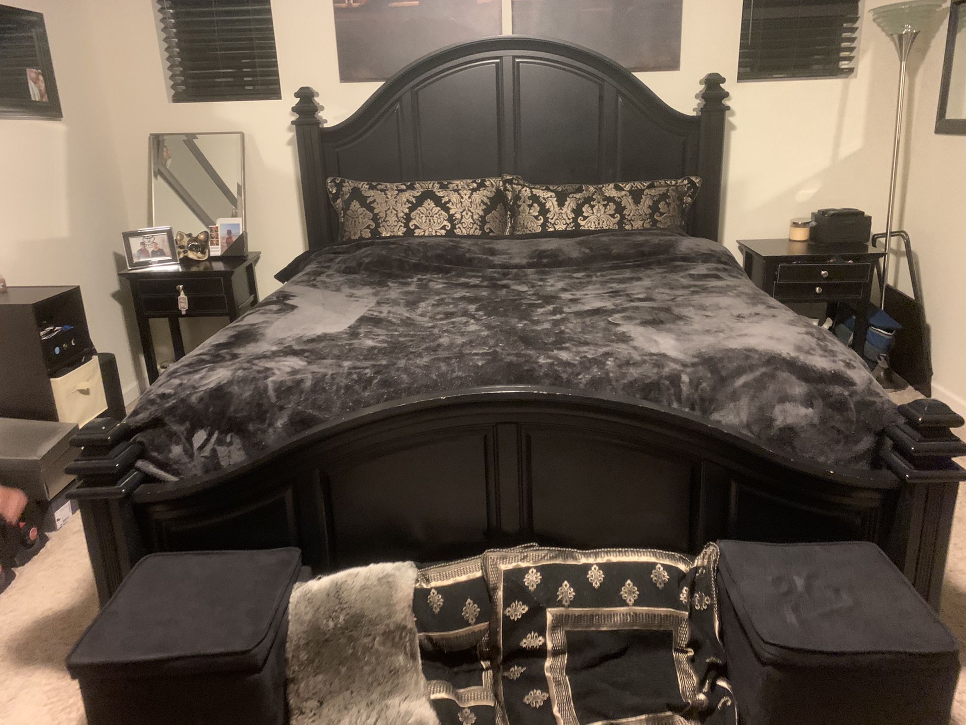 Royal Oak King Bed