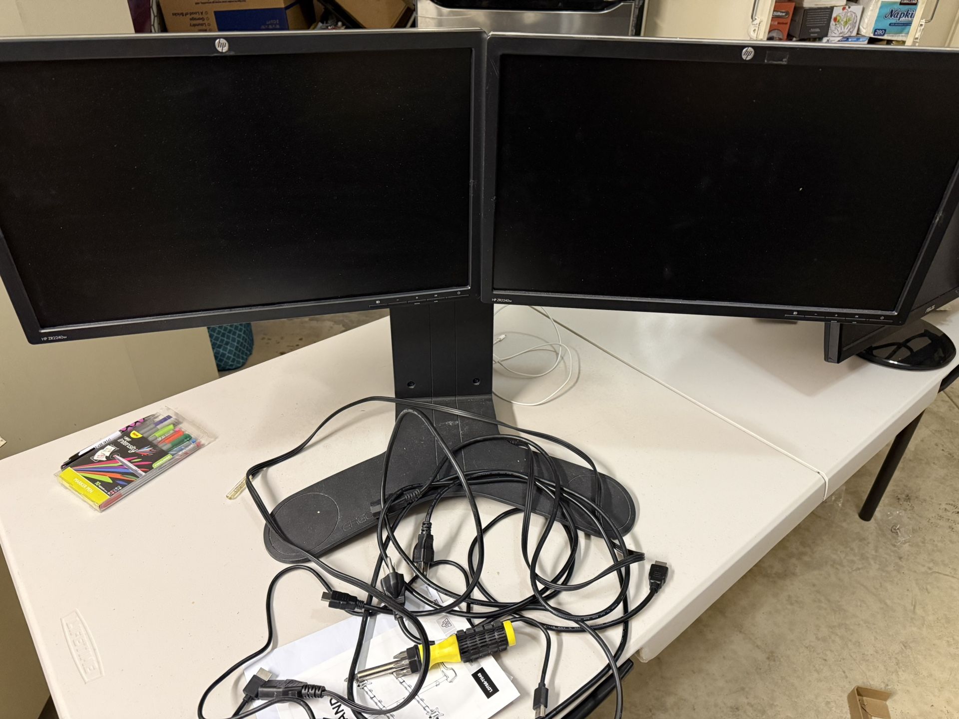 2 22 Inch Monitor With Mount 
