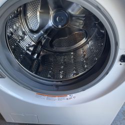 LG WKE100HWA Single Unit Front Load LG WashTower very gently used almost new ™ with Center Control™ 4.5 cu. ft. Washer and 7.4 cu. ft. Electric Dryer 