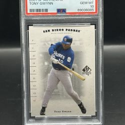 Tony Gwynn 2001 Upper Deck SP Authentic PSA 10 San Diego Padres