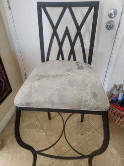 bar chairs/stools