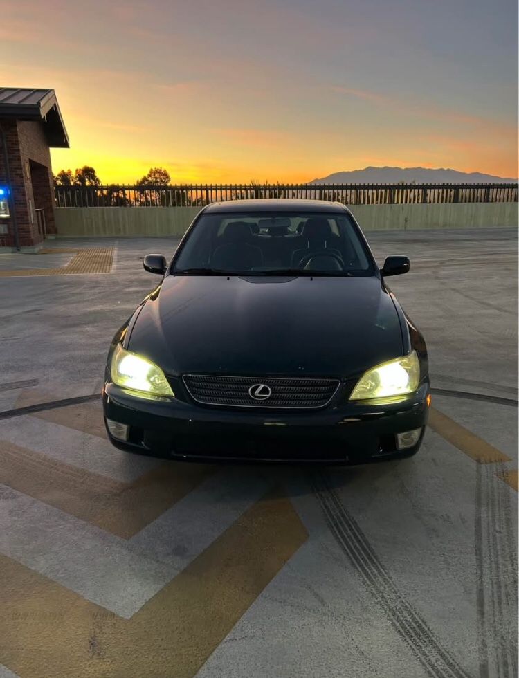 2002 Lexus IS