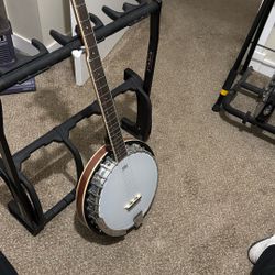 **Rogue B30 Banjo**