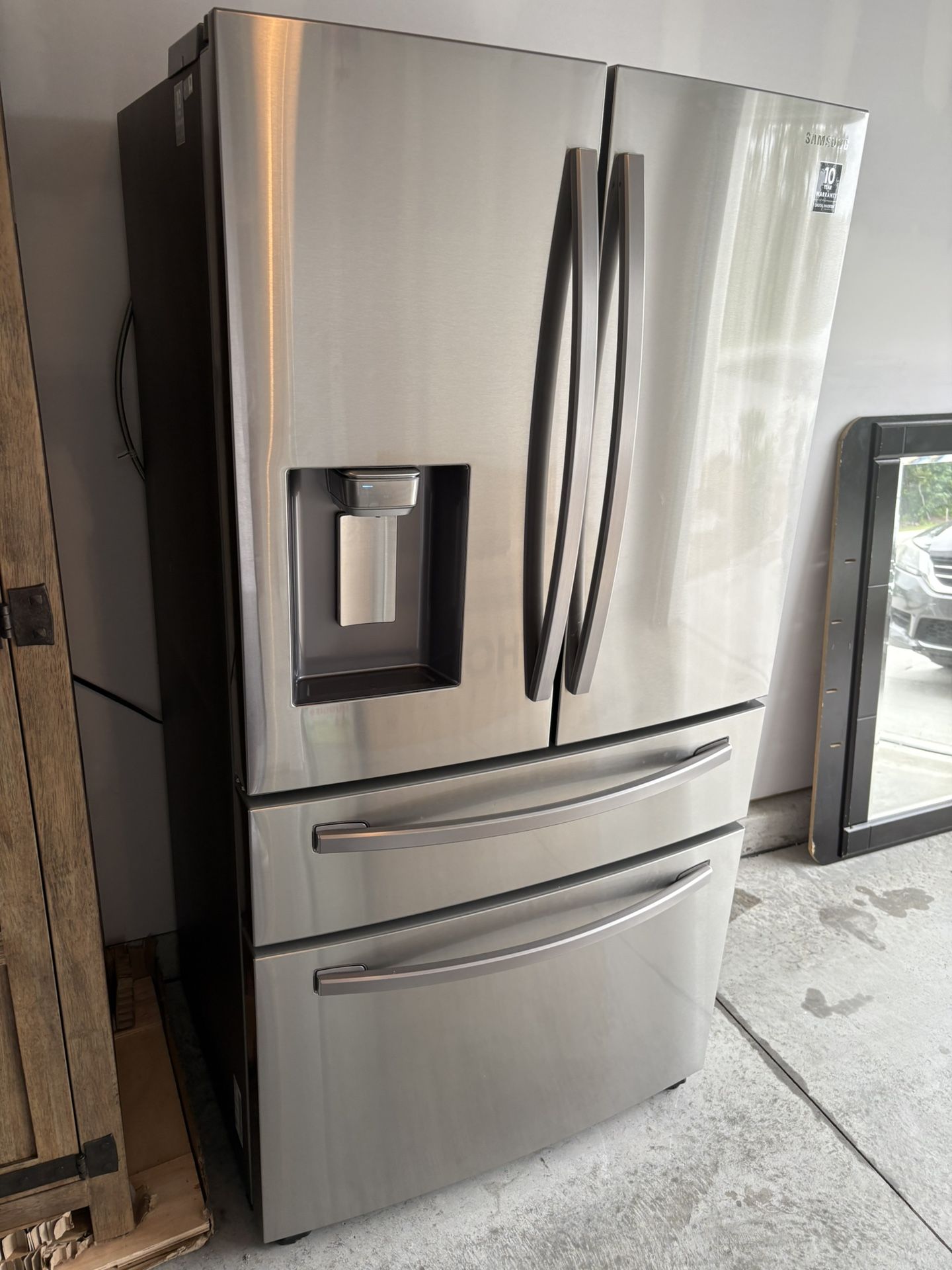 23 cu. ft. Counter Depth 4-Door French Door Refrigerator with FlexZoneâ„¢ Drawer in Stainless Steel