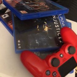 PS4 - With games & Controller Works Perfect The Outside Just Look Damaged