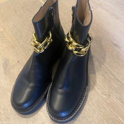 Size 6 Stuart Weitzman Womens Bootie