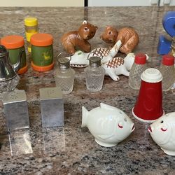 Vintage Lot Of 16 Salt And Pepper Shakers, Sold As Lot Of 16 Not As Pieces. 