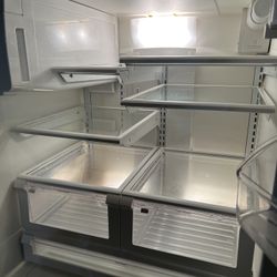 Frigidaire Gallery Stainless Steel Fridge Works Great!
