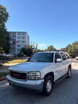 2004 GMC Yukon XL Full-Size SUV White