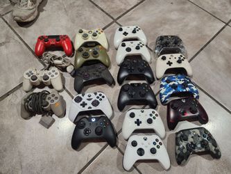 Xbox and PS controllers