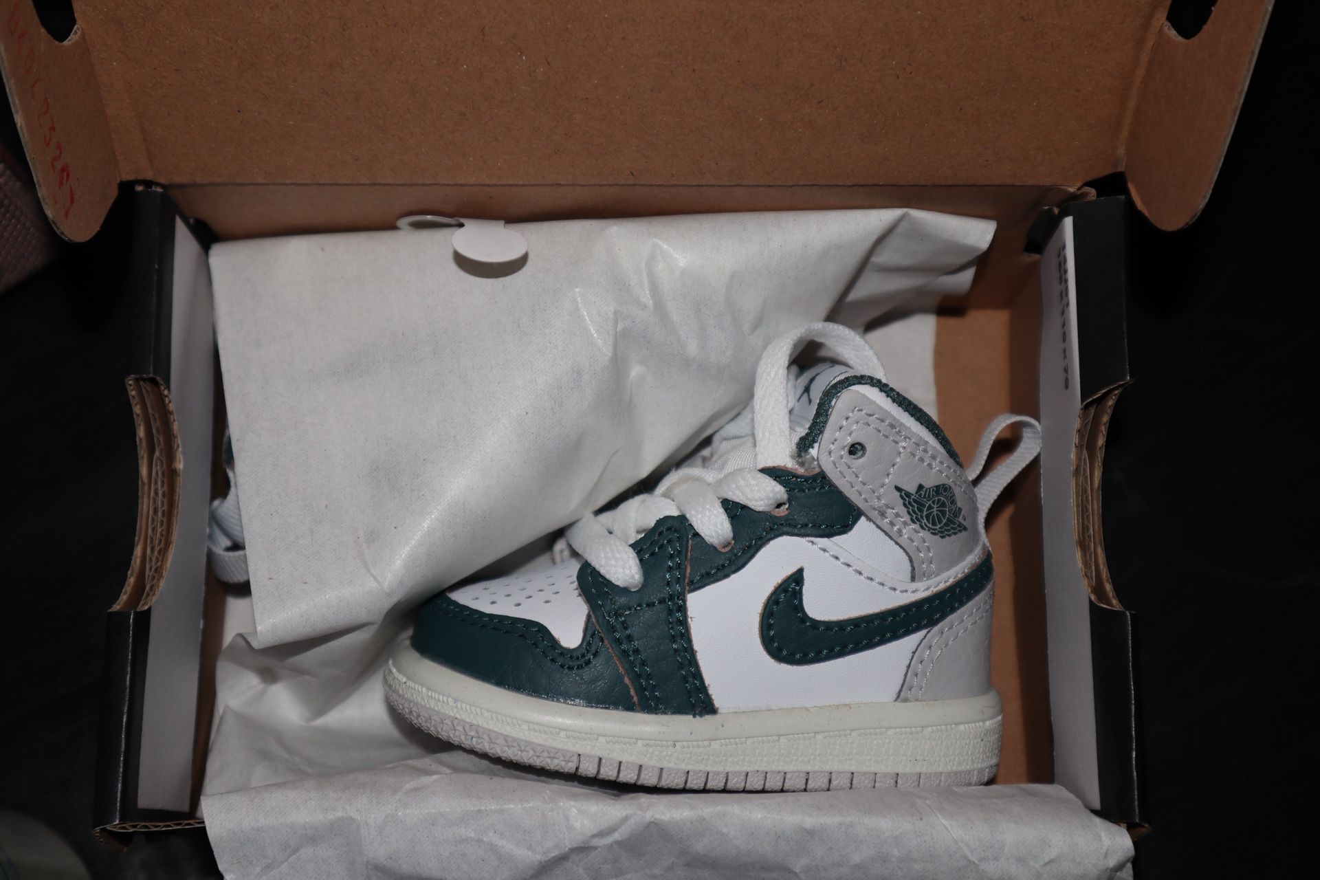 Jordan AJ 1 Mid SE BABY