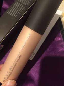Becca shimmering liquid