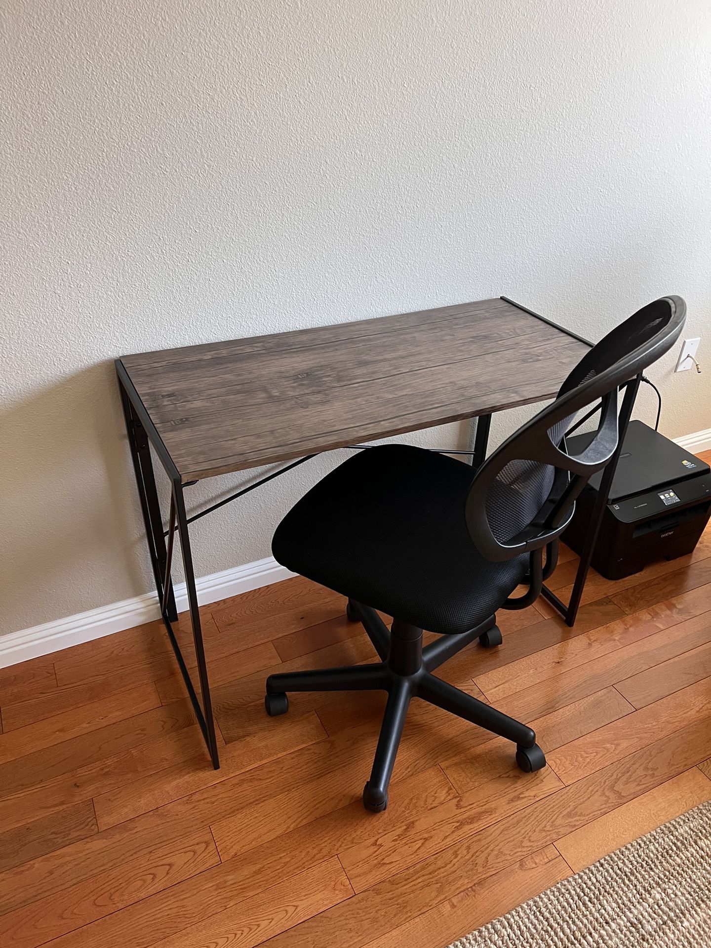 Brand New Condition Desk And chair 