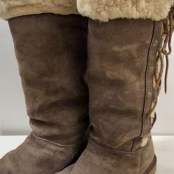 Very unique ugh boots gray