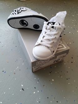 DVS shoes 7c