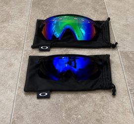 Men’s Oakley glasses