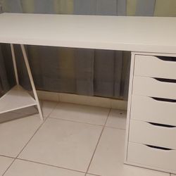IKEA WHITE DESK 5 DRAWERS In PERFECT..LIKE NEW CONDITION.