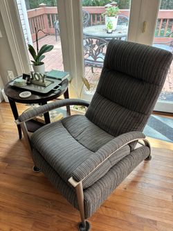 Ethan Allen Radius Chair