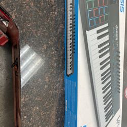 Alesis Keyboard 