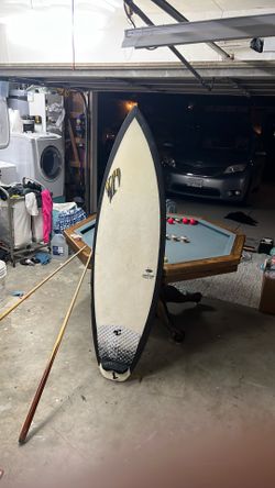 5’7 Surfboard