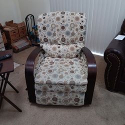 Polka Dot Recliner 