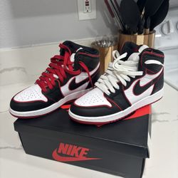 Jordan 1 “bloodlines”