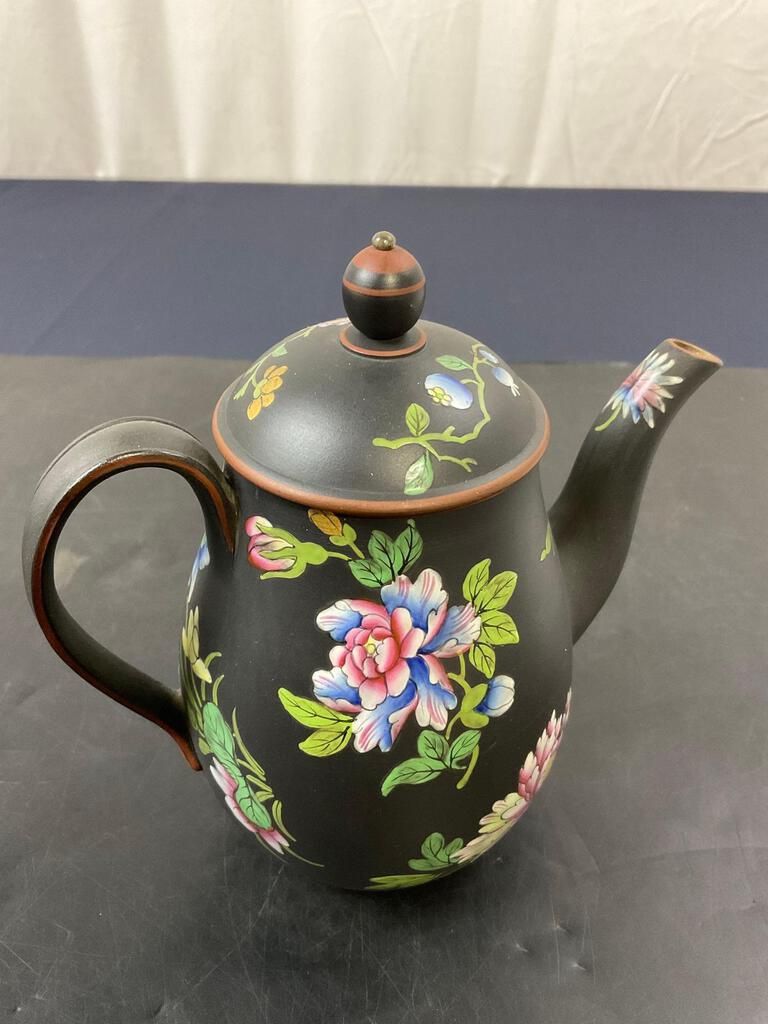 Antique 19th C Wedgwood Rosso Antico Black Basalt Teapot 6-1/4”