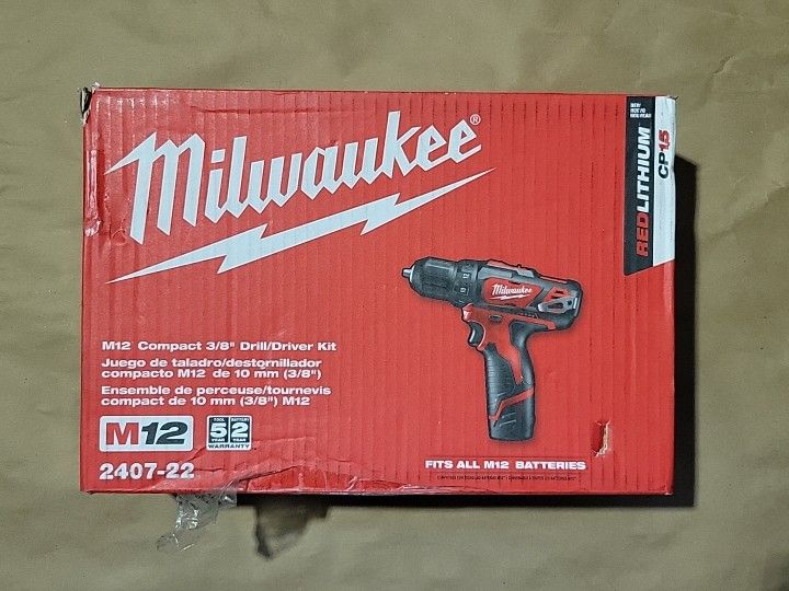 Milwaukee 2407-22 M12 Cordless 3/8 in. Drill Driver Kit