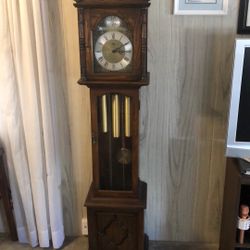 Bulova. Ridgeway Clock