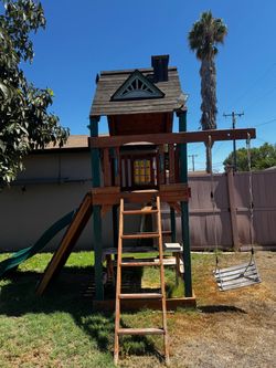 Kids outdoor play set