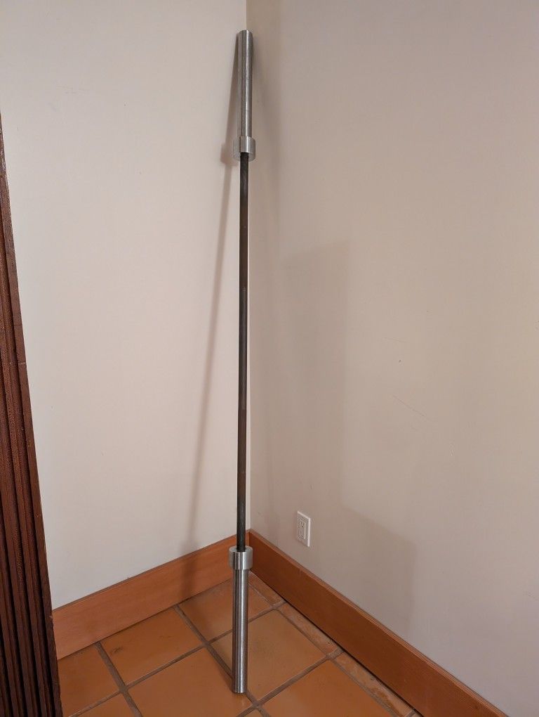 Olympic Barbell - 7ft, 45 Lb, 1000 Lb Capacity With Clamps