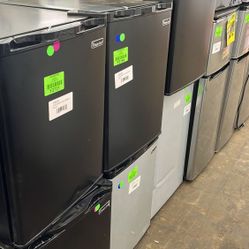 Mini Refrigerator V3LO