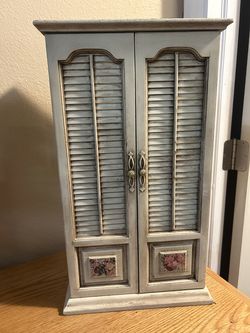 Shabby Chic Vintage Jewelry Armoire. Read Description