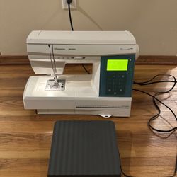 Husqvarna Viking Emerald 183 Sewing Machine