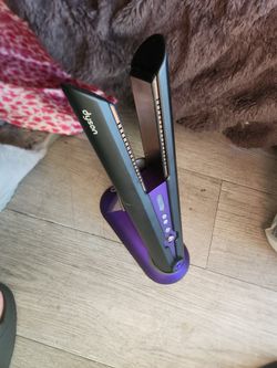 Authentic Dyson Straightner 