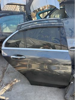 2016 Mercedes Benz C300 Right Rear Door $450