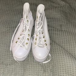 White High Top Converse Size 6 