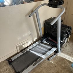 Weslo  Cadence   DX3 powered treadmill