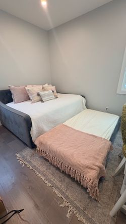 Full Day Bed with Twin Trundle