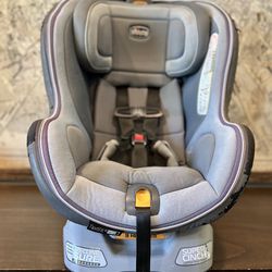 Chicco Nextfit ix Zip Cover Grey Toddler Car Seat 