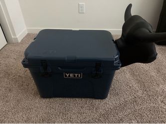 Yeti 35 tundra w/ bull head yeti
