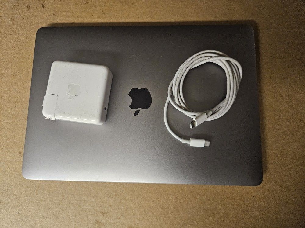 Apple Macbook Pro i5 13" Screen 16gb Ram 256gb SSD NVMe Drive 2018